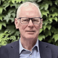 simon gass headshot